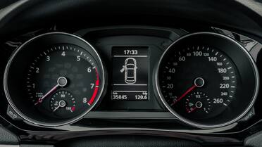 Evitá accidentes de tránsito: cuáles son los símbolos en el tablero del auto y qué significa cada color