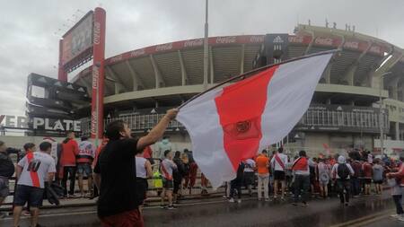 Hinchas de River - Banderazo