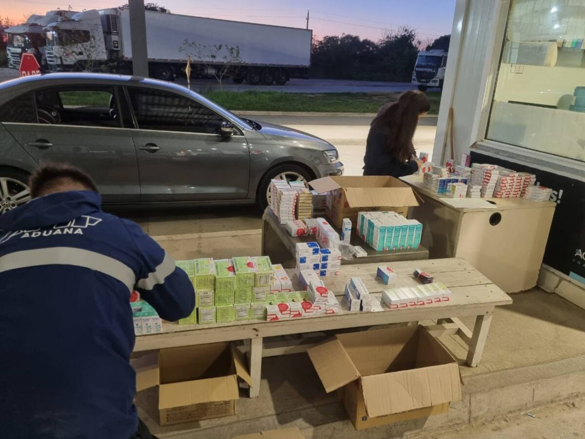 Aduana incauta medicamentos.