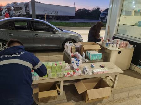 Aduana incauta medicamentos.
