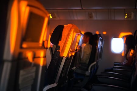 Pasajeros, avión. Foto Unsplash.