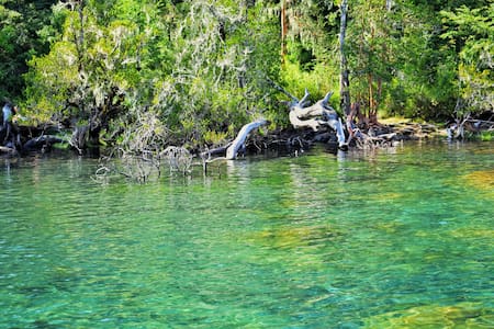 Playa Lago Espejo Chico. Foto/Twitter: @IvanMencia