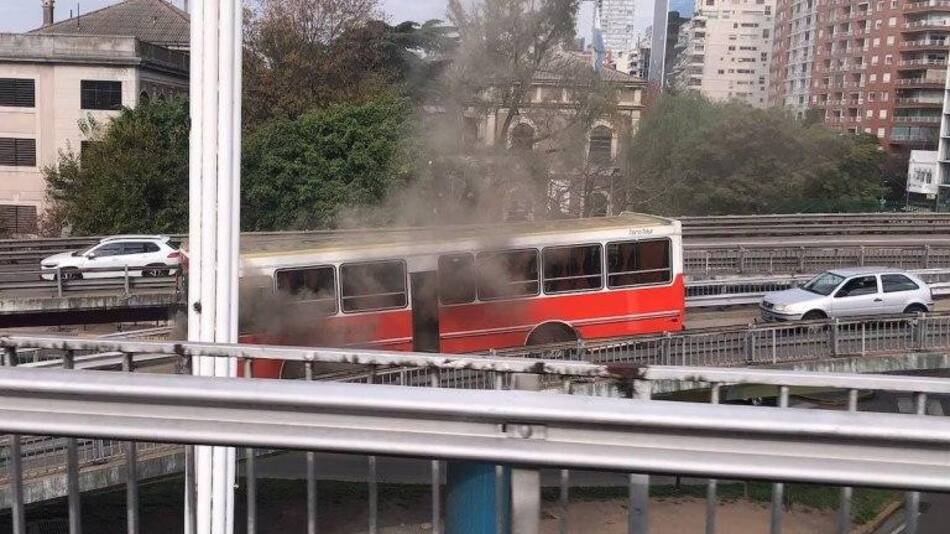 El micro transportaba a un total de 38 niños y niñas del jardín de infantes N°6 de Olivos. Foto: NA.