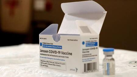 Una dosis de refuerzo de vacuna Johnson & Johnson multiplicó nueve veces la protección contra el coronavirus