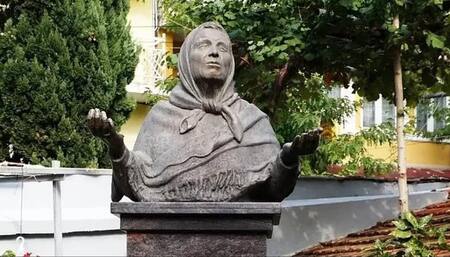 Busto de Baba Vanga en Bulgaria.