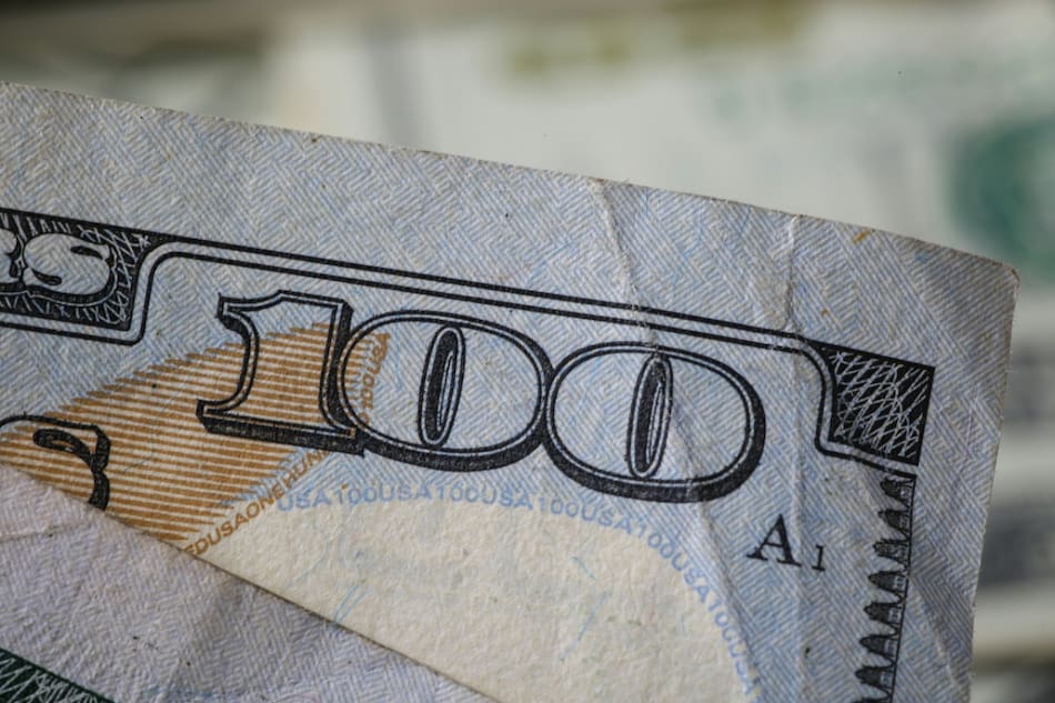 Billetes de 100 dólares. Foto: Unsplash.