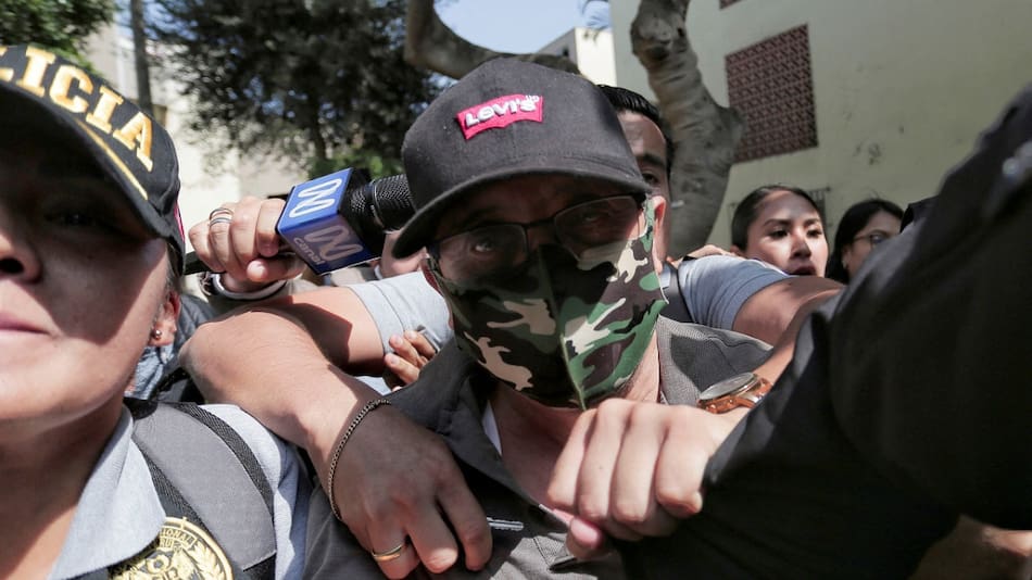 El arresto a Nicanor Boluarte, hermano de la presidenta de Perú, Dina Boluarte. Foto: Reuters.