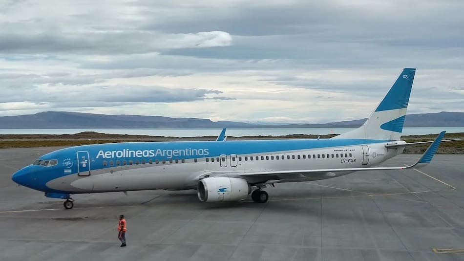 Un avión de Aerolíneas Argentinas perdió una rueda durante el aterrizaje. Foto: NA