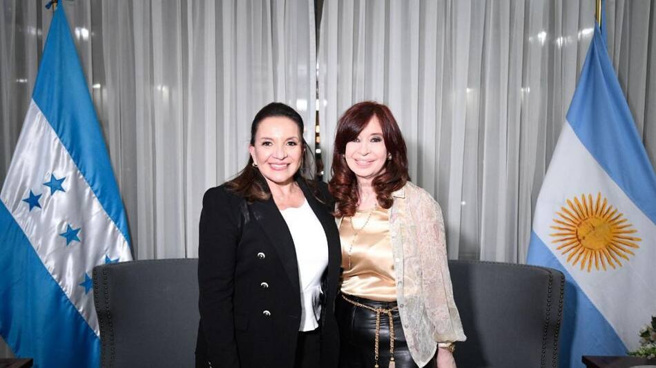 Cristina Kirchner con Xiomara Castro, foto prensa