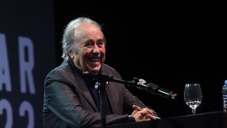Serrat se despide del público argentino en su gira "El vicio de cantar 1965-2022"