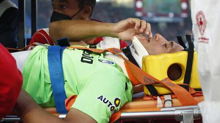 La lesión de Juan Musso, arquero del Atalanta. Foto: Reuters.