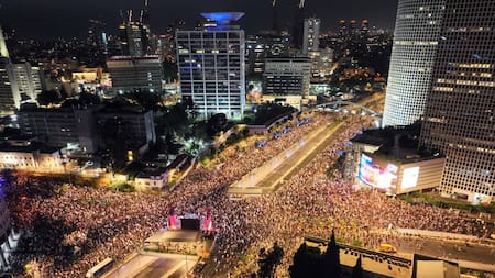 Manifestaciones en Tel Aviv contra Benjamín Nentanyahu. Foto: Reuters.