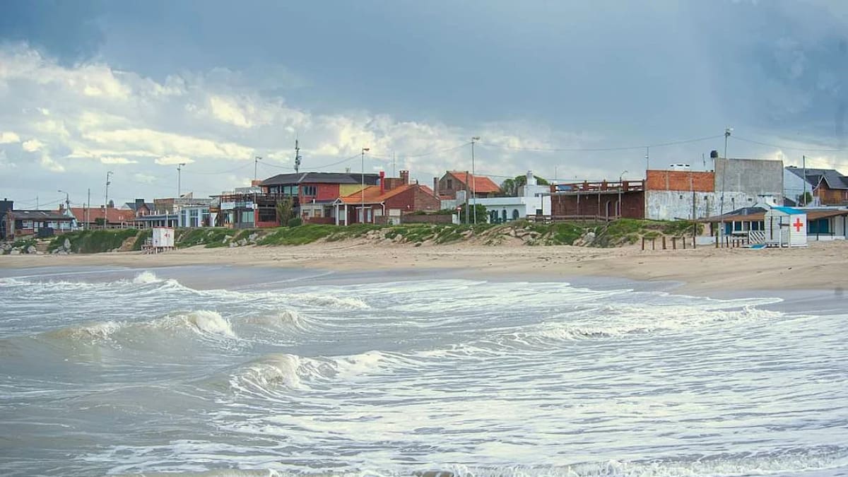 Qué es un meteotsunami, el fenómeno que provocó una “ola gigante” que causó destrozos en Santa Clara del Mar