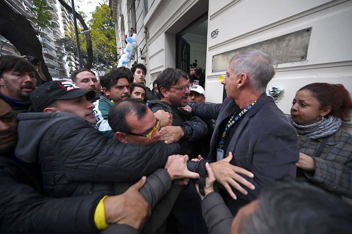Juan Grabois detenido - Instituto Juan Domingo Perón. FOTO: JUAN FOGLIA/NA.