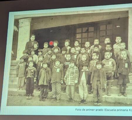Teruko Yahata, sobreviviente del bombardeo de Hiroshima, en una muestra en Buenos Aires. Foto: Juliana Argañaraz