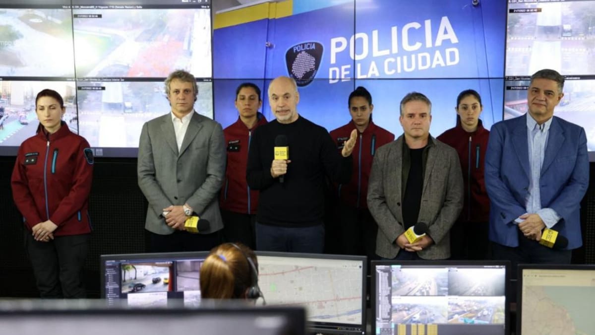 Anuncio en conferencia de Larreta. Foto: NA.