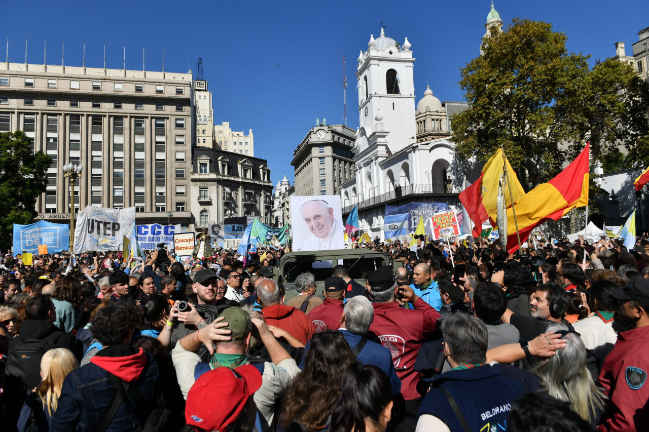 Caravana en honor al papa Francisco. Foto: JUAN VARGAS/ NA.
