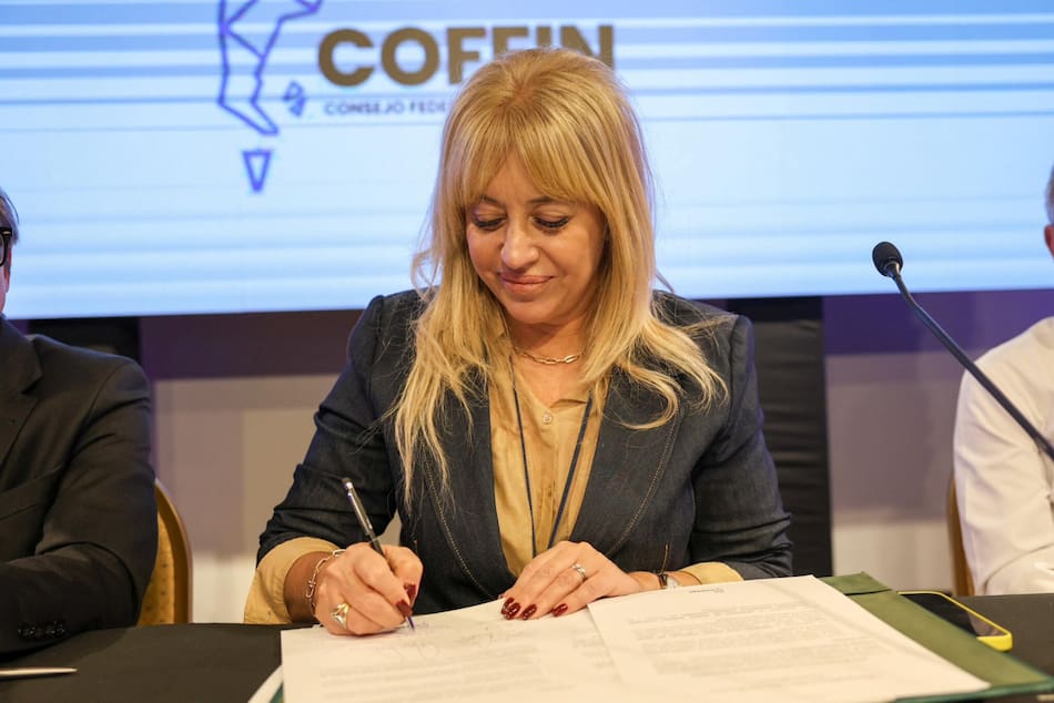Rossana Chahla en el primer encuentro del Consejo Federal de Intendentes (COFEIN).