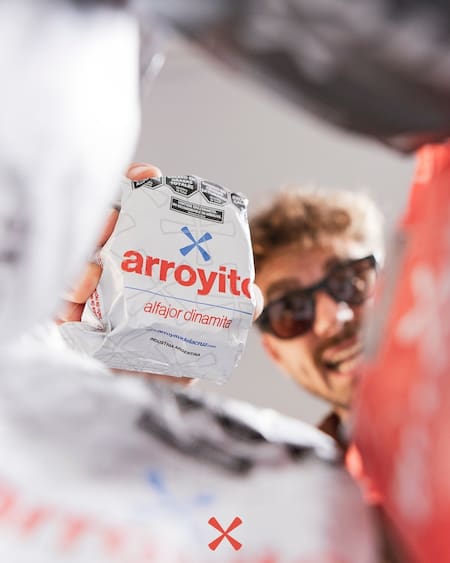 Alfajor "dinamita" de Arroyito. Foto: Instagram @arroyitoarg