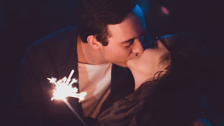 Los cuatro signos del horóscopo chino que convierten un beso en una experiencia inolvidable. Foto: Unsplash.