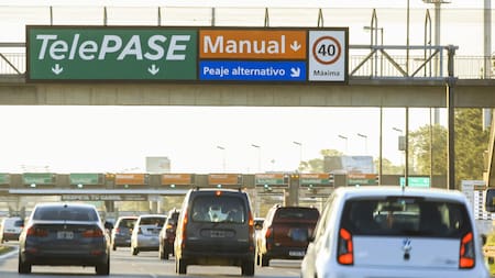 Una gran cantidad de autos dejará de pagar peajes en CABA. Foto: NA.