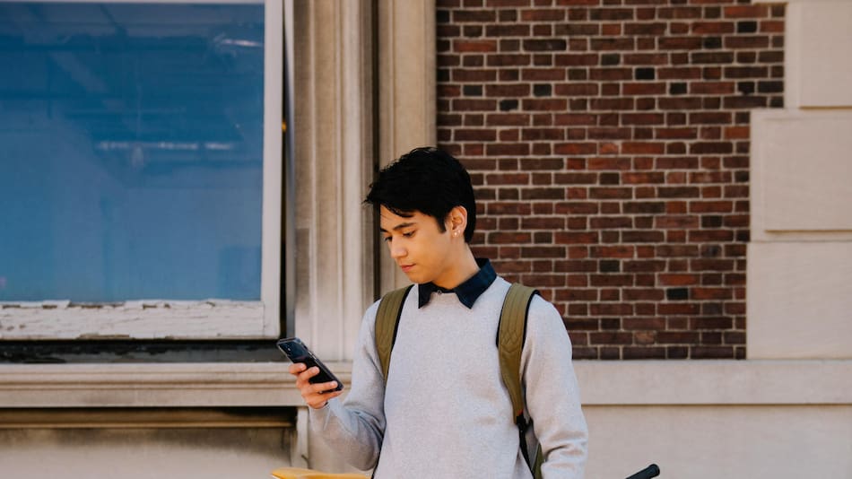 Los jóvenes podrán comenzar a invertir desde los 13 años. Foto: Pexels.