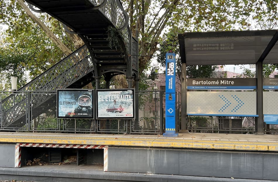 El Eternauta: la estación Bartolomé Mitre intervenida como en la serie. Foto: Pato Daniele