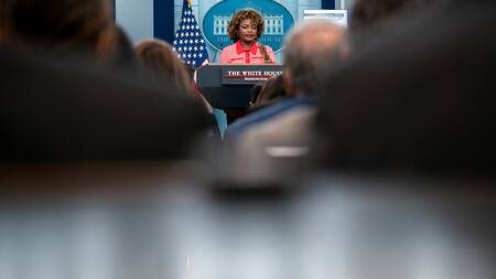 Conferencia de prensa de la portavoz de la Casa Blanca, Karine Jean-Pierre. Foto: REUTERS.