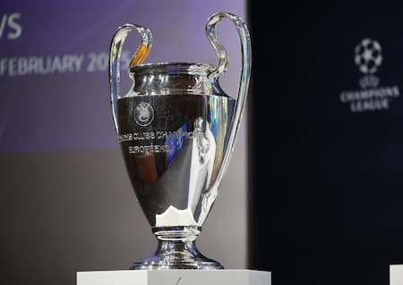 Trofeo de la Champions League. Foto: REUTERS/Pierre Albouy.