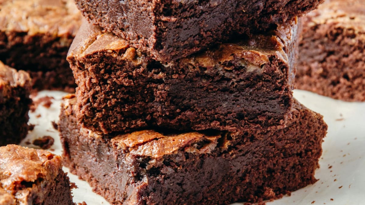 Crocante por fuera, húmedo por dentro: el secreto que pocos conocen para que el brownie quede exquisito