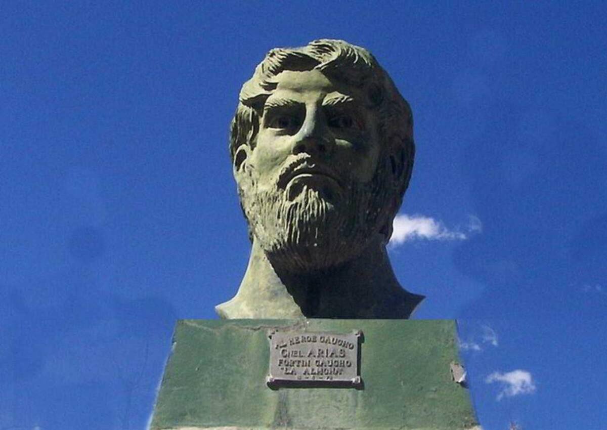 Monumento a Arias en Humahuaca
