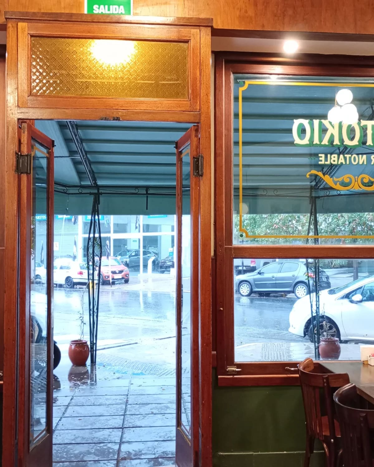 El Tokio, el bar casi centenario de Villa Santa Rita que volvió a abrir y conserva intacta su alma porteña