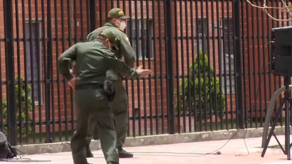 Coronavirus, Colombia, policías bailando zumba, EuroNews