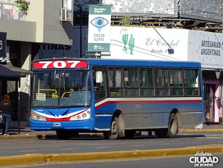 Colectivos. Foto: X/@CiudadDeBondis