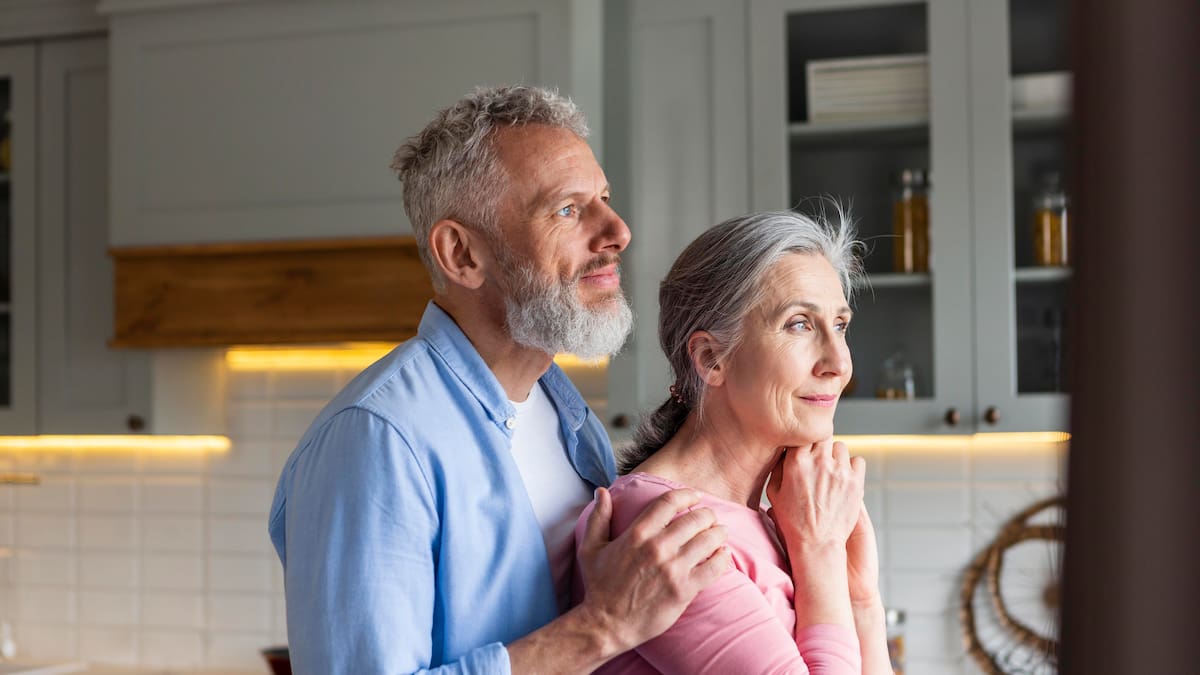 Bienestar emocional en su punto más alto: el fenómeno que atraviesan las personas nacidas entre 1950 y 1970