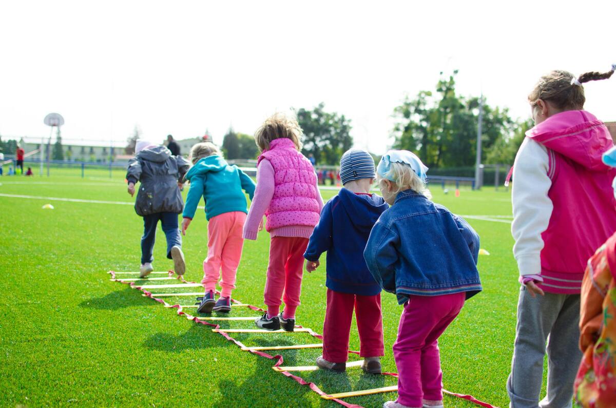 Niños, juegos, diversión, actividades. Foto: Pexels.