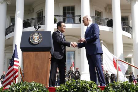 Joe Biden y Fumio Kishida. Foto: EFE.