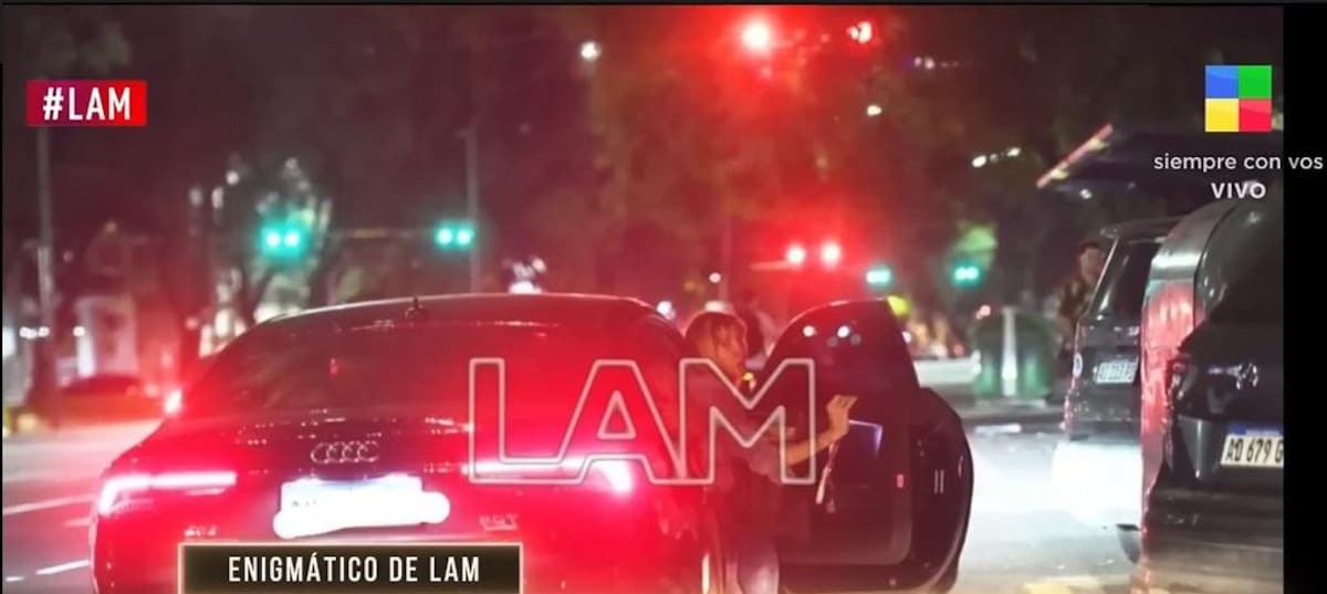 Guillermina Valdés saliendo del auto de Javier García. Foto: Captura Gentileza LAM.