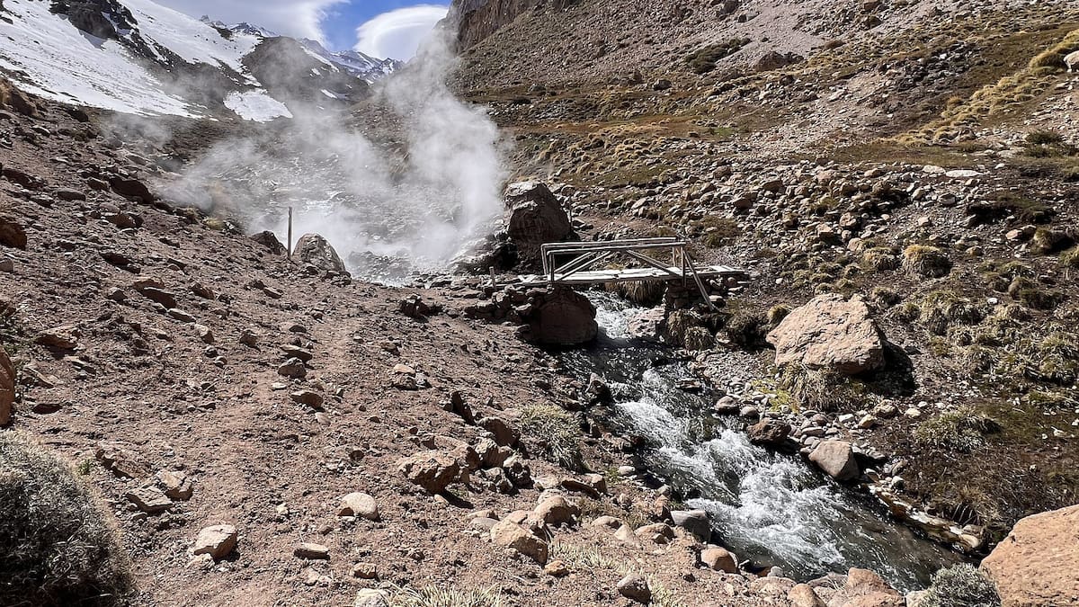 Como Yellowstone, pero en Argentina: cómo y dónde se puede visitar un impresionante géiser con entrada gratis