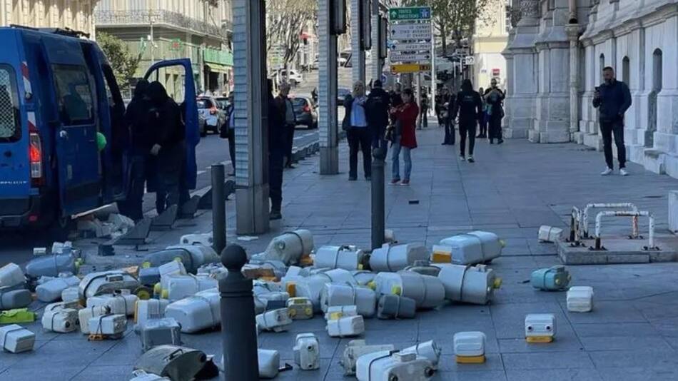 Explosión en Marsella, 13 sindicalistas detenidos. Foto captura Laprovence.