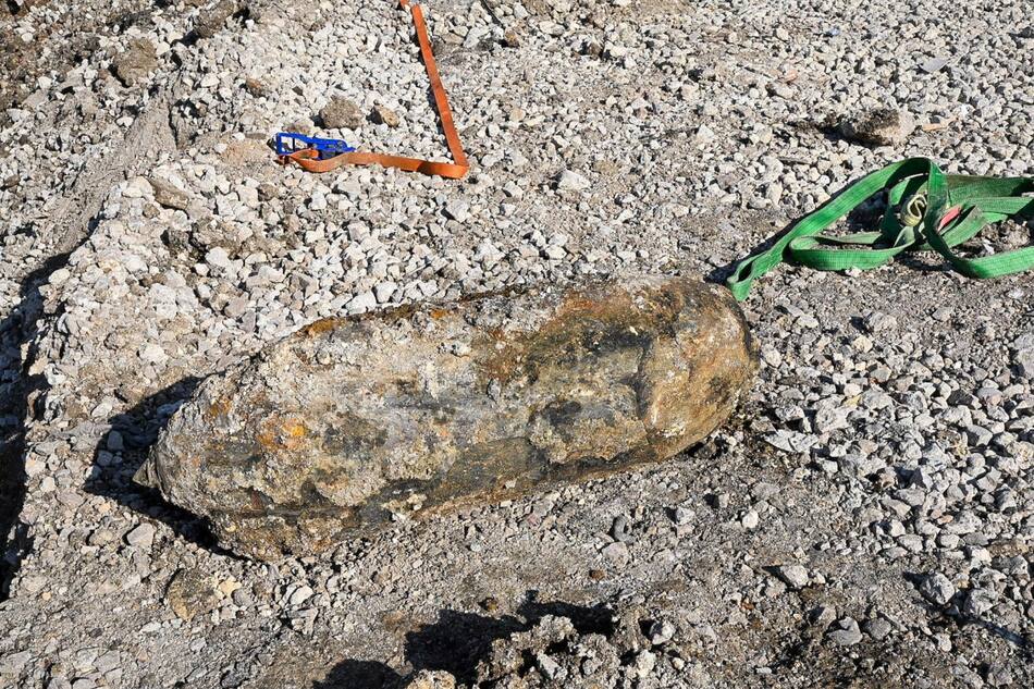 La bomba de la Segunda Guerra Mundial hallada en París. Foto Prefpolice.