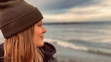 Tragedia: una mujer se sacaba fotos en un acantilado de Mar del Plata, cayó de 25 metros y murió