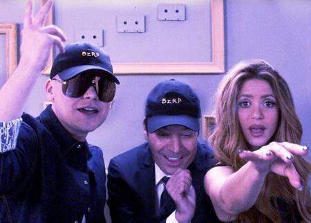 Bizarrap, Jimmy Fallon y Shakira. Foto: captura de video.