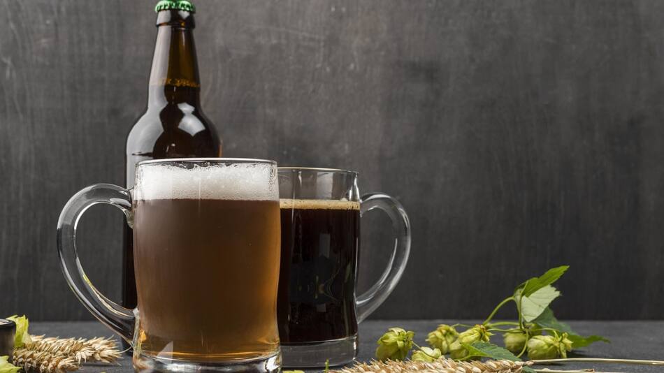 Cerveza y fernet. Foto. Freepik.