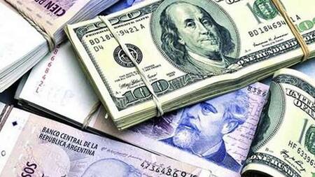 Dólares y pesos - Blanqueo de capitales