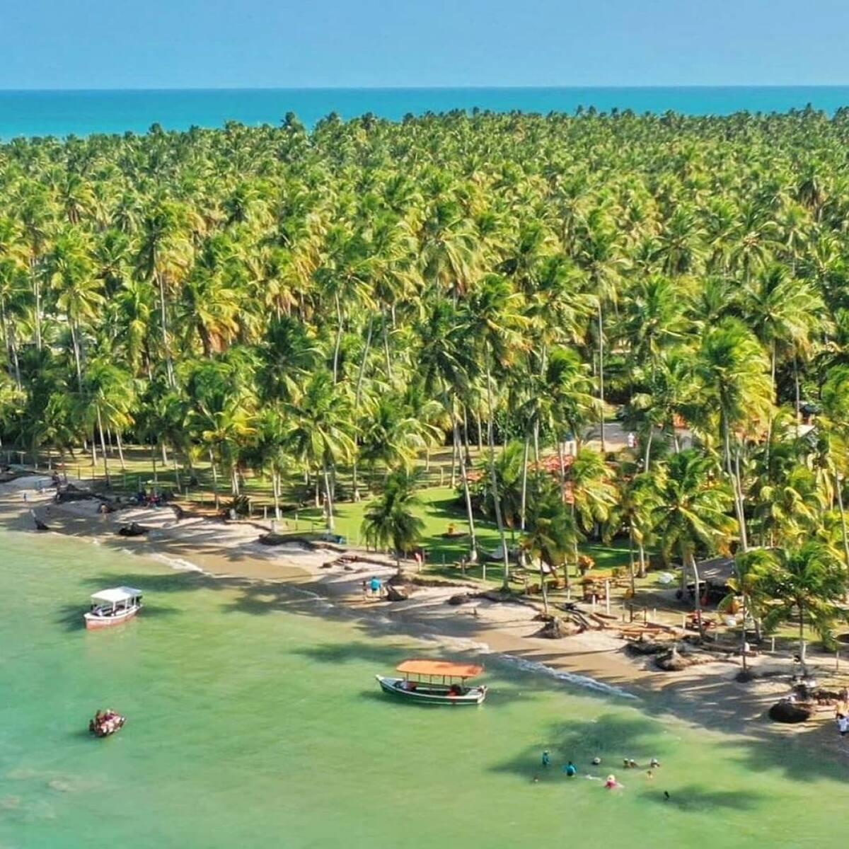 Praia Dos Carneiros, Brasil. Foto Instagram @rmturexcursoese
