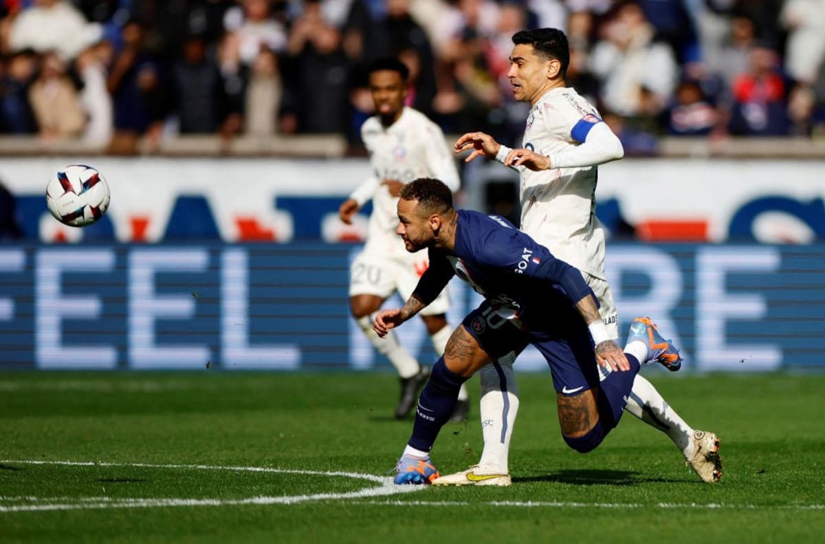 Lesión de Neymar 2. Foto: Reuters.