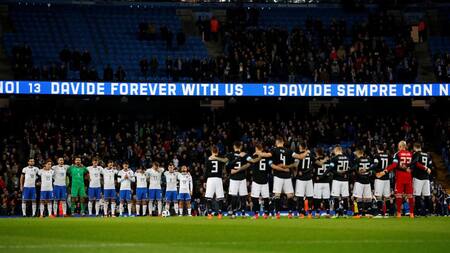 Argentina vs Italia - Reuters - Minuto de Silencio por Astori y Houseman
