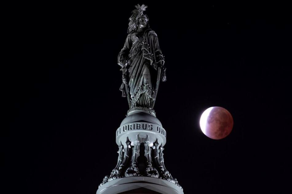 Eclipse Lunar desde Washington DC, EE.UU. EFE.