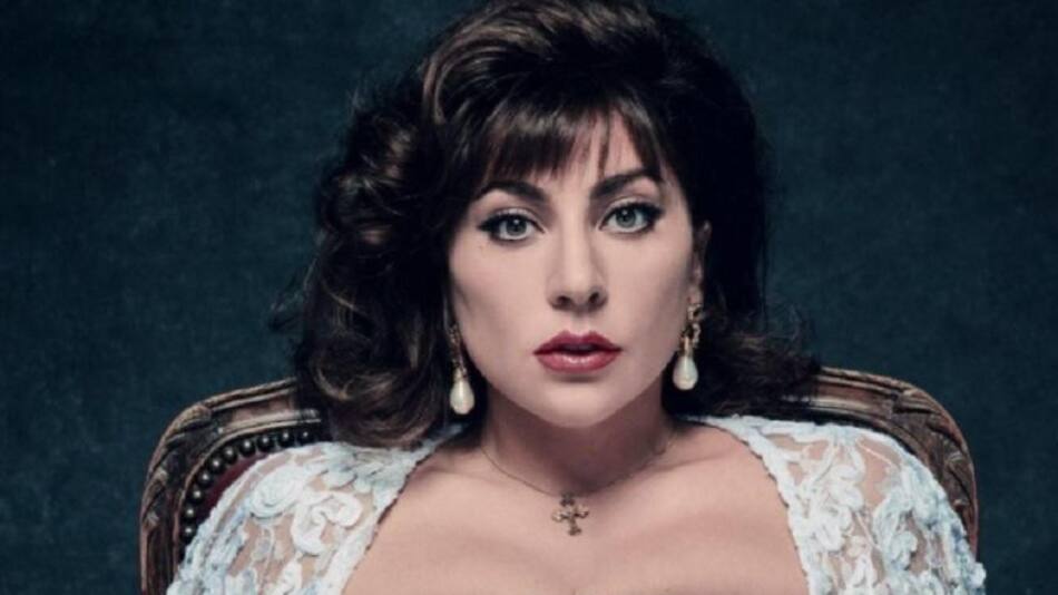 Lady Gaga, caracterizada como Patrizia.